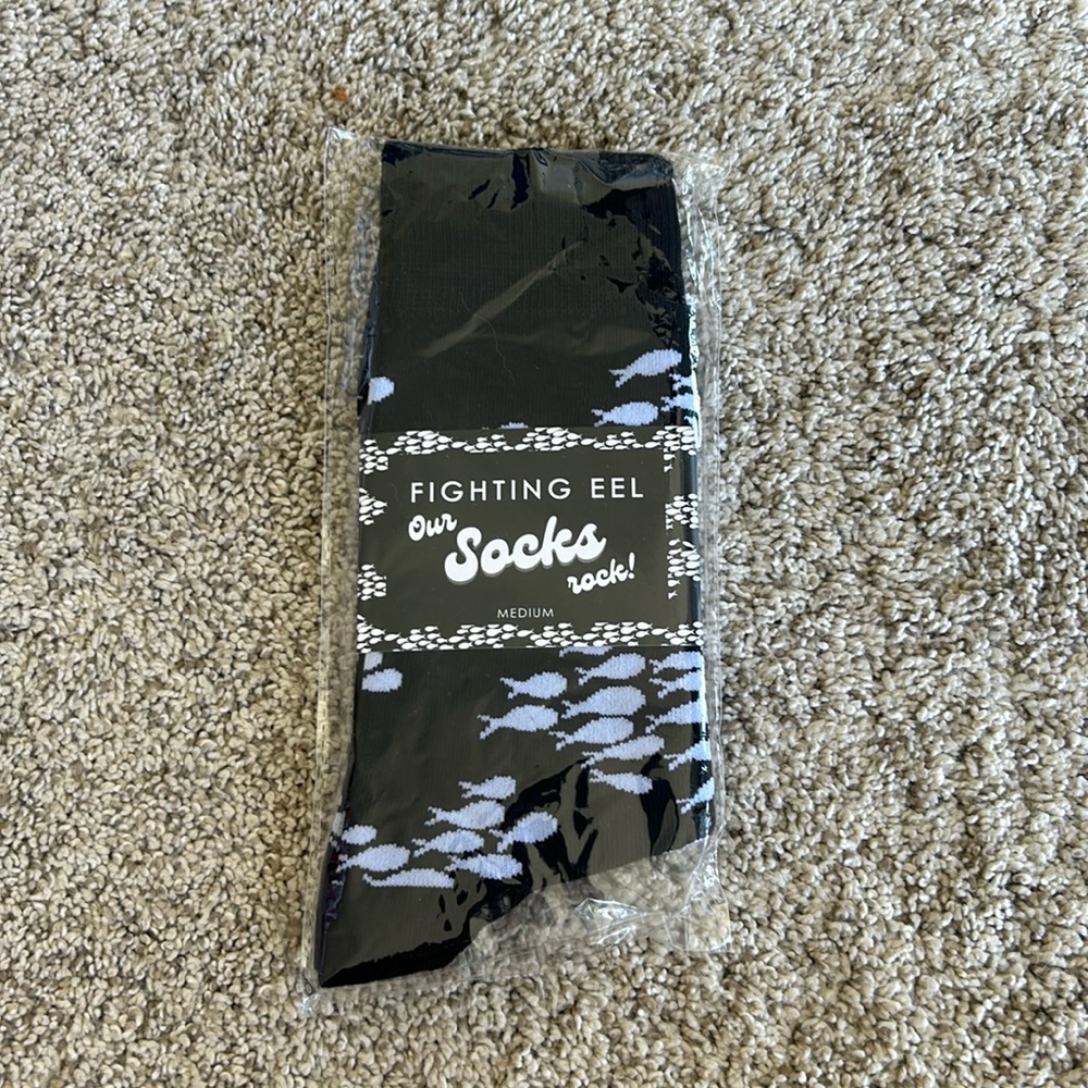 NWT Fighting Eel standard crew socks